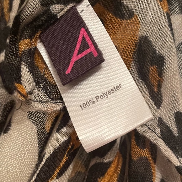 Ardene infinity scarf o/s - animal print - Picture 4 of 5